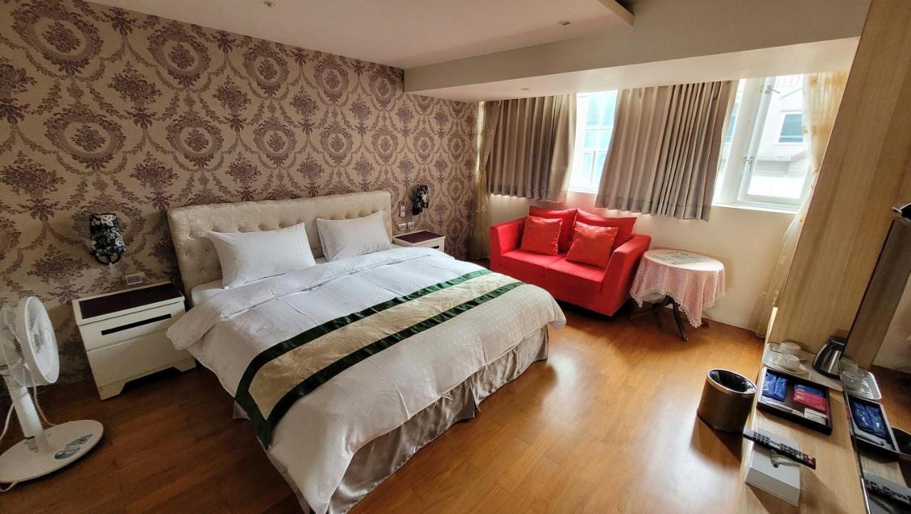 Left Bank 121 Hotel Tainan Exterior foto
