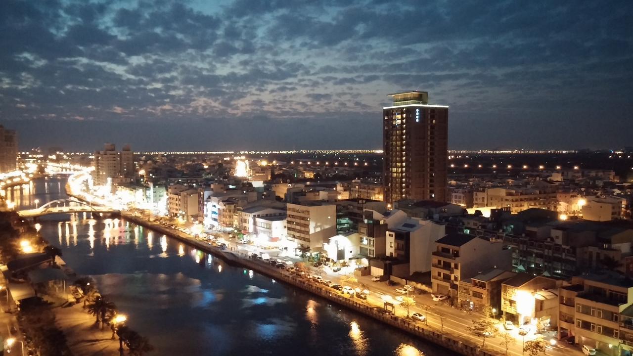 Left Bank 121 Hotel Tainan Exterior foto