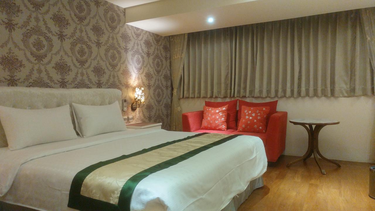 Left Bank 121 Hotel Tainan Exterior foto
